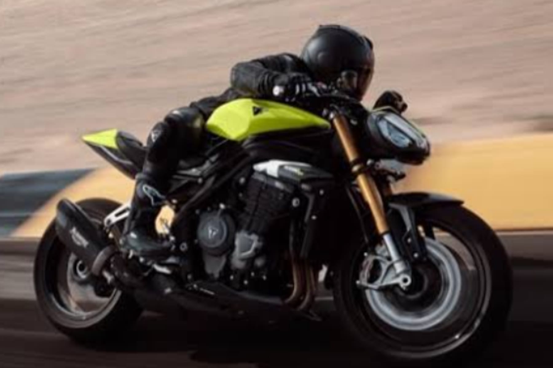 Triumph Speed Triple 1200 RX Edisi Terbatas 1.200 Unit